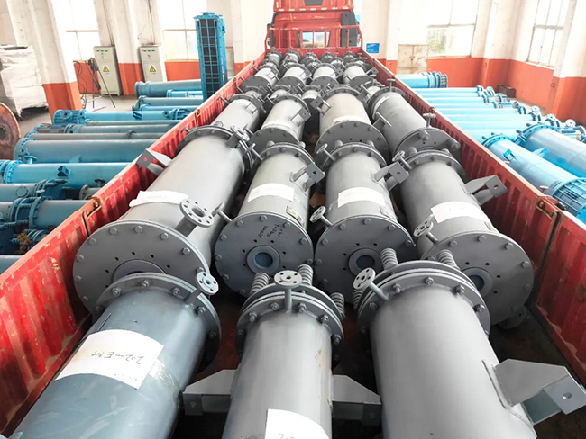 化工厂订购的30台石墨设备产品发出