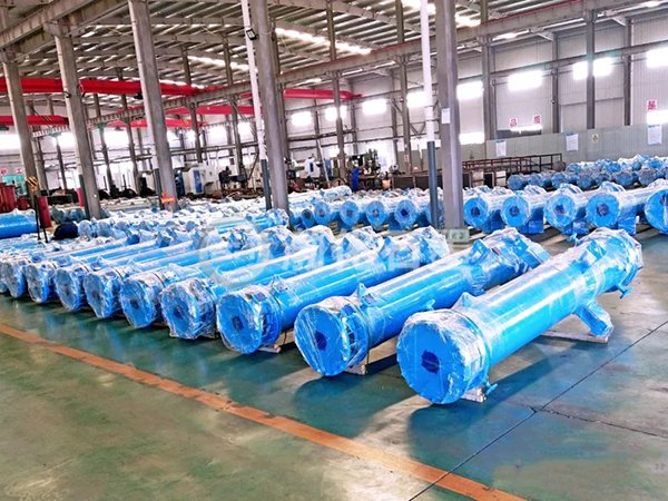 首批石墨换热器于今天成功发往西安客户